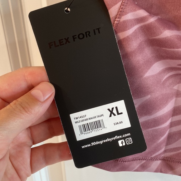 Crop Muscle Tank by 90° - Picture 7 of 8